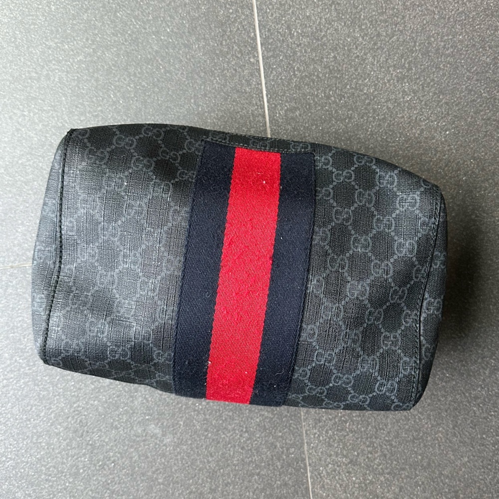 Gucci wash bag